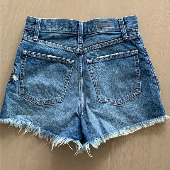 Abercrombie &amp; Fitch Floral Embroided Shorts