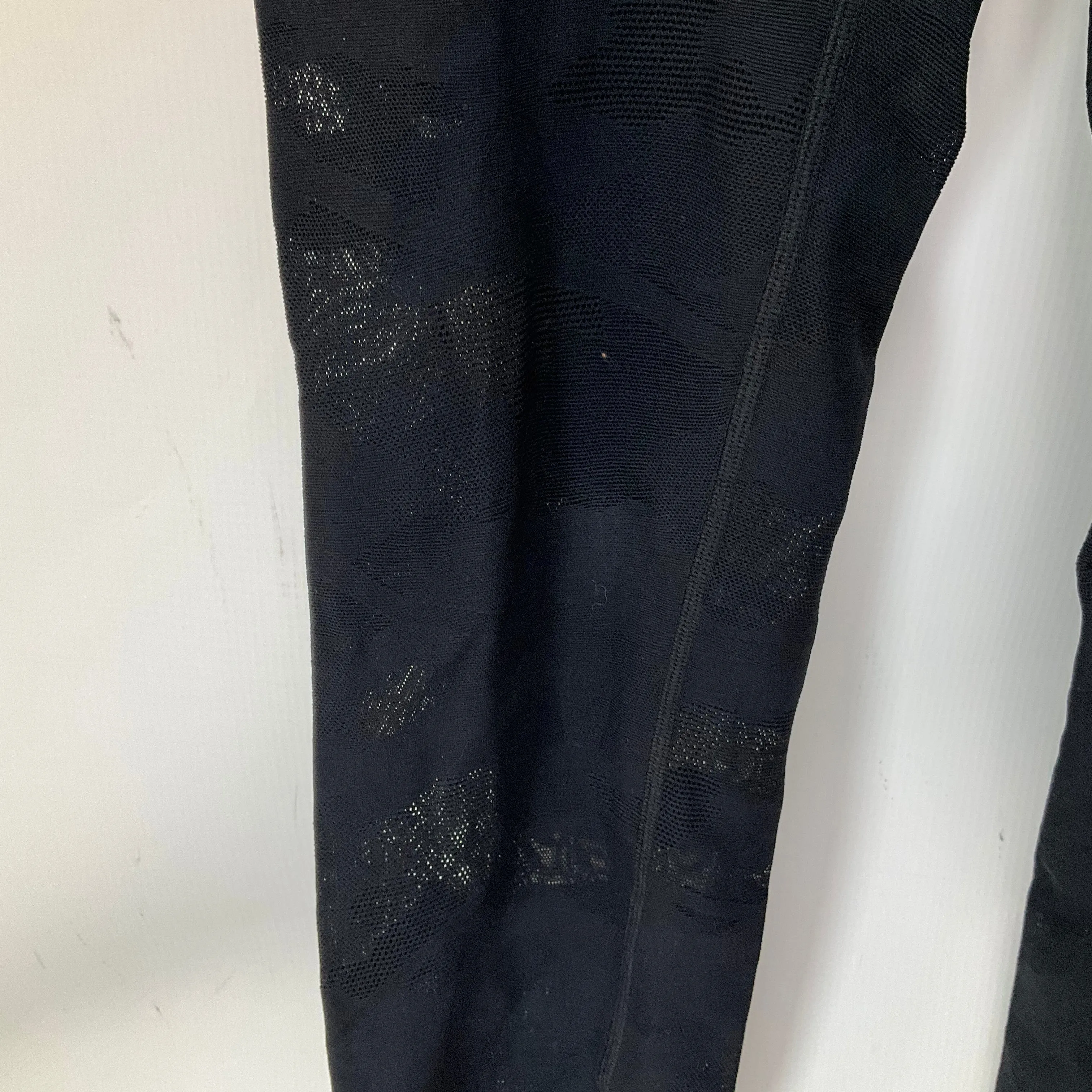 Athletic Leggings By Lululemon In Black, Size: 6