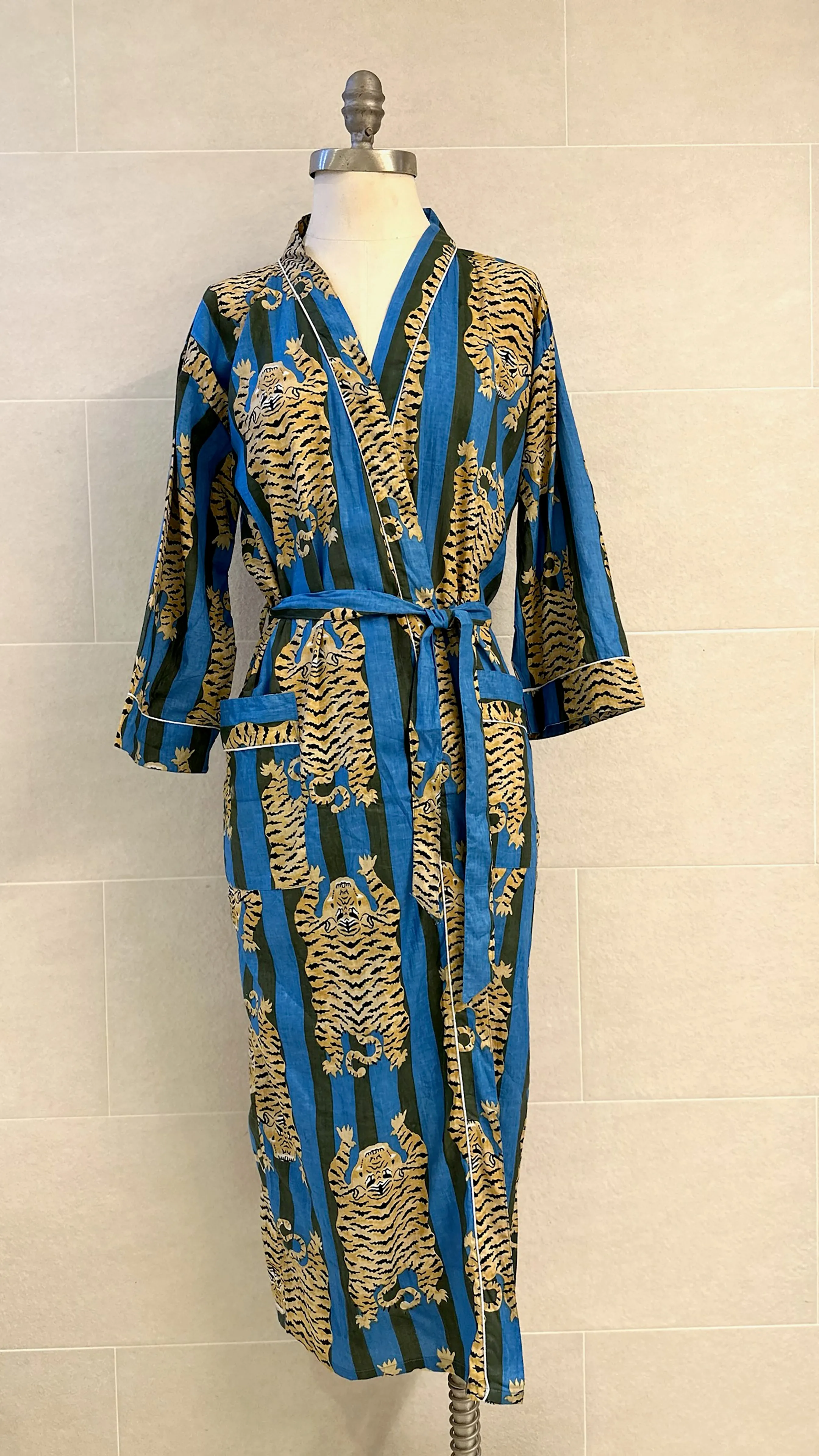 BATH ROBE