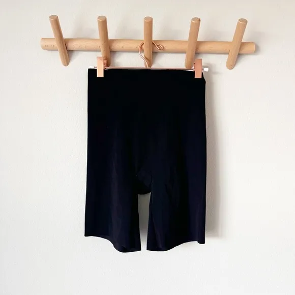 Commando Control Shorts in Black