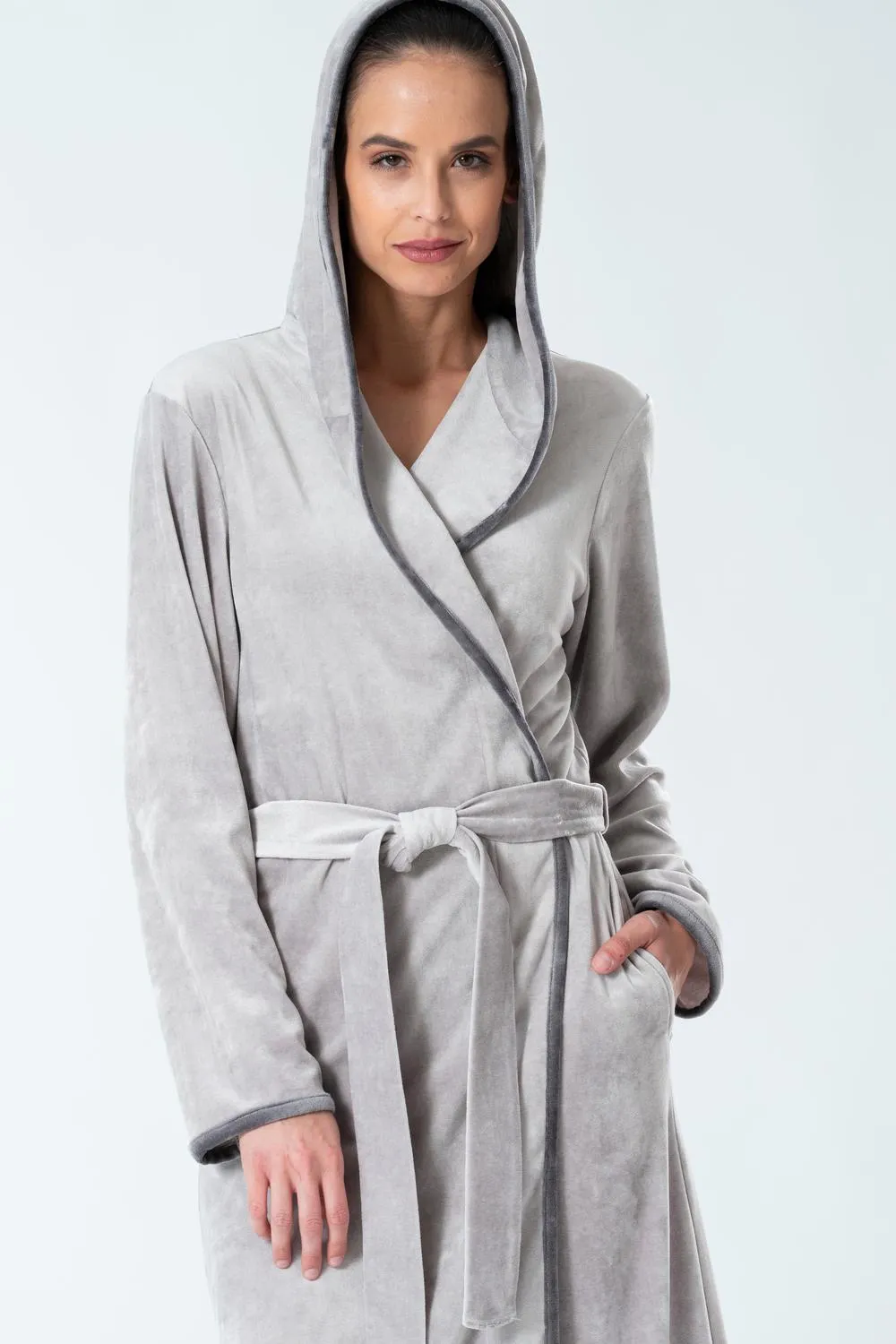 Cozy Elegance: Bamboo Velour Hooded Robe