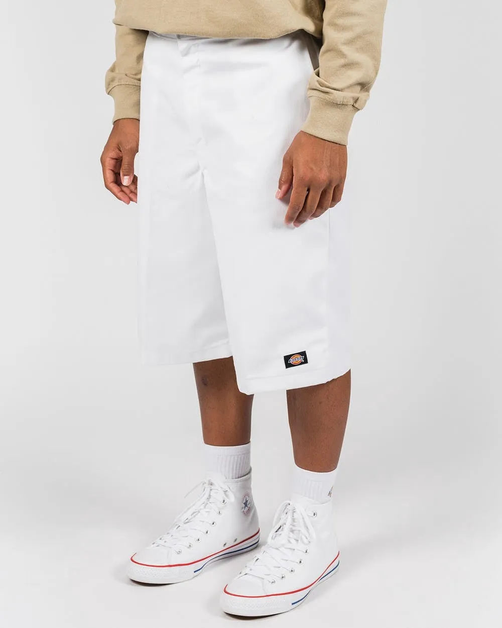 DICKIES - 42283 13 INCH LOOSE FIT MULTI POCKET WORK SHORT - WHITE