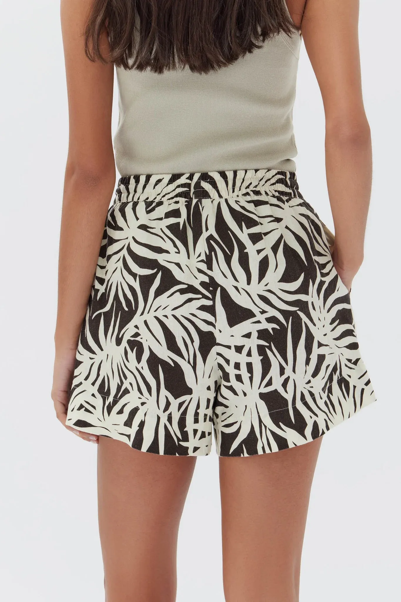 Erin Linen Short Cocoa Pandanus