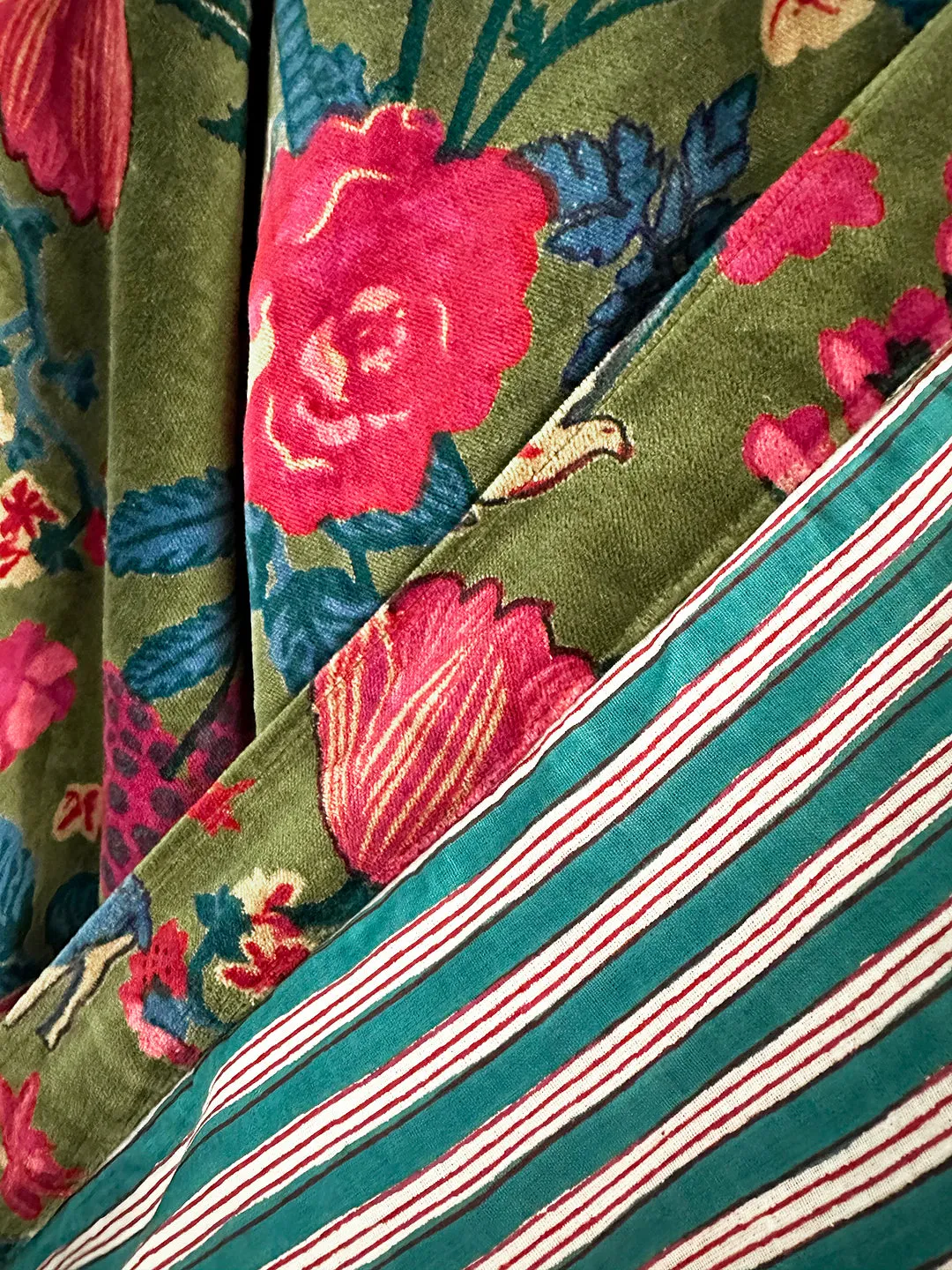 FOREST FLORAL VELVET ROBE