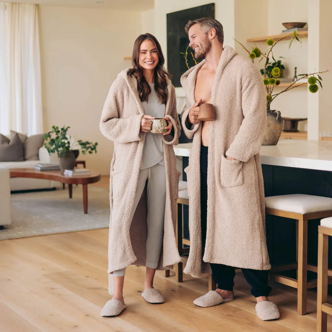 Kashwere Ultra Plush Wheat Signature Hooded Robe Chenilla Classic