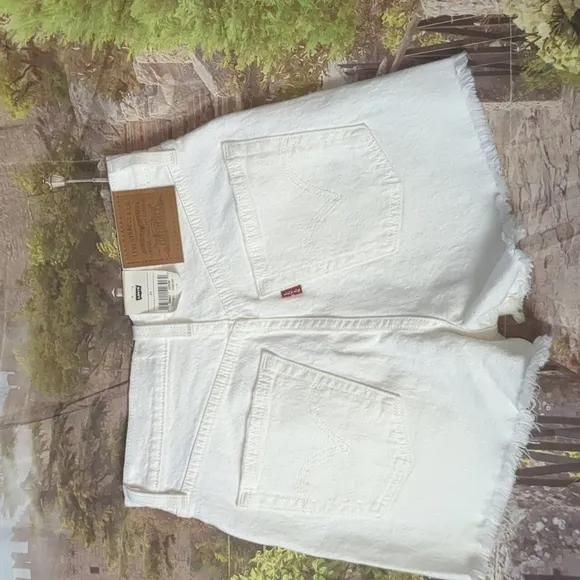 LEVI'S premium ribcage shorts size 25