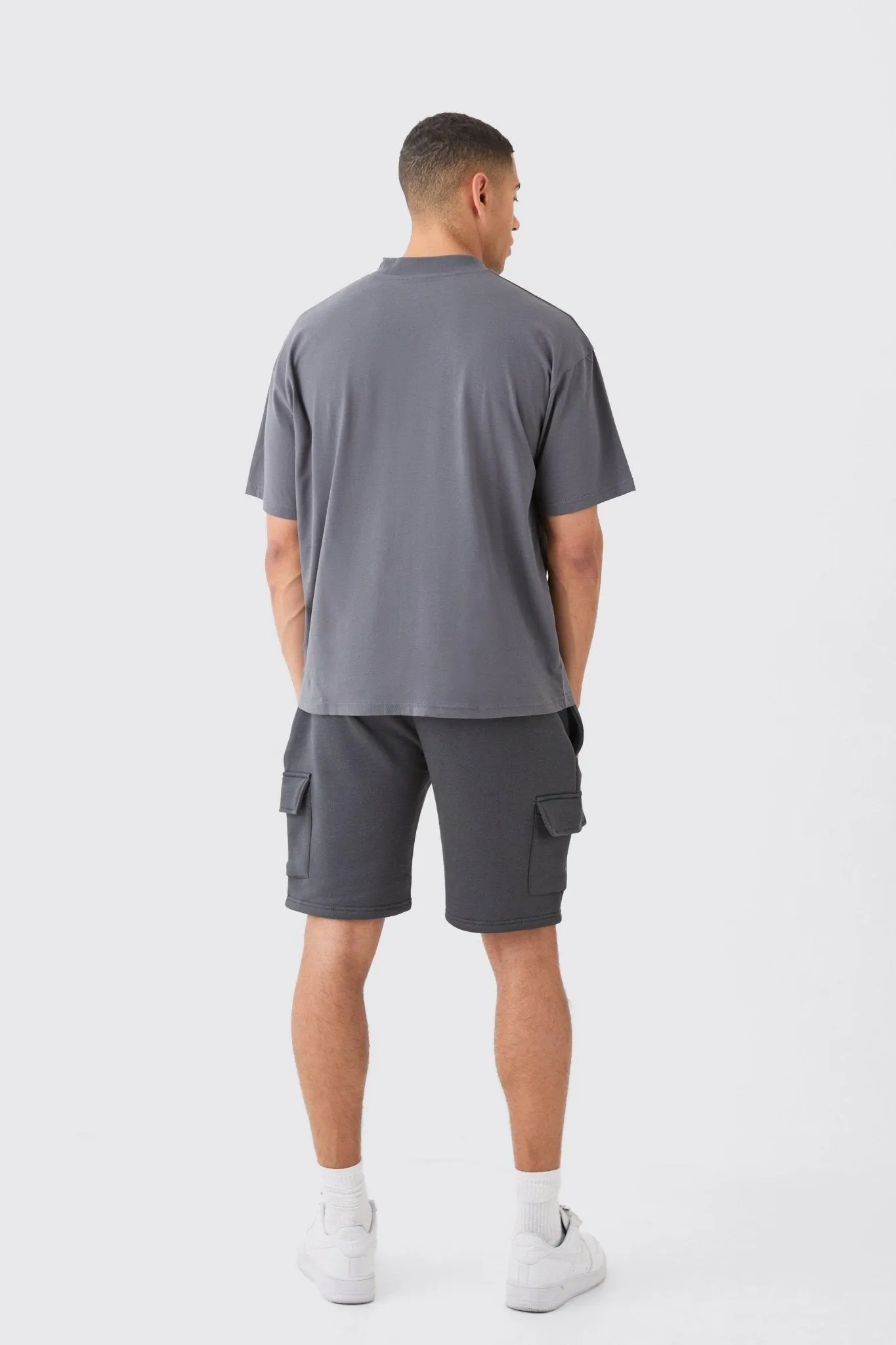 LOOSE FIT MID LENGTH CARGO SHORT
