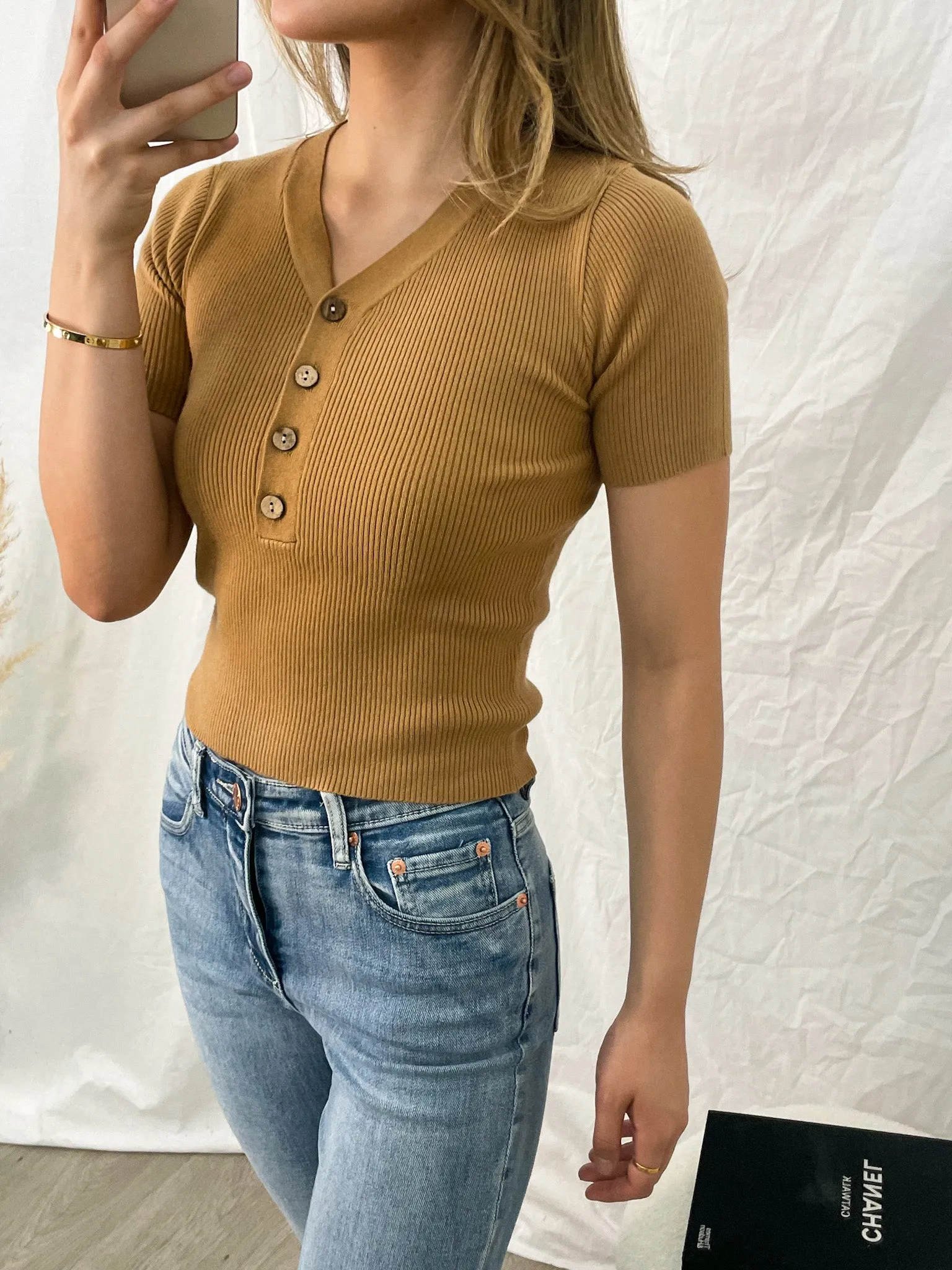 MACY KNIT TEE - TAN