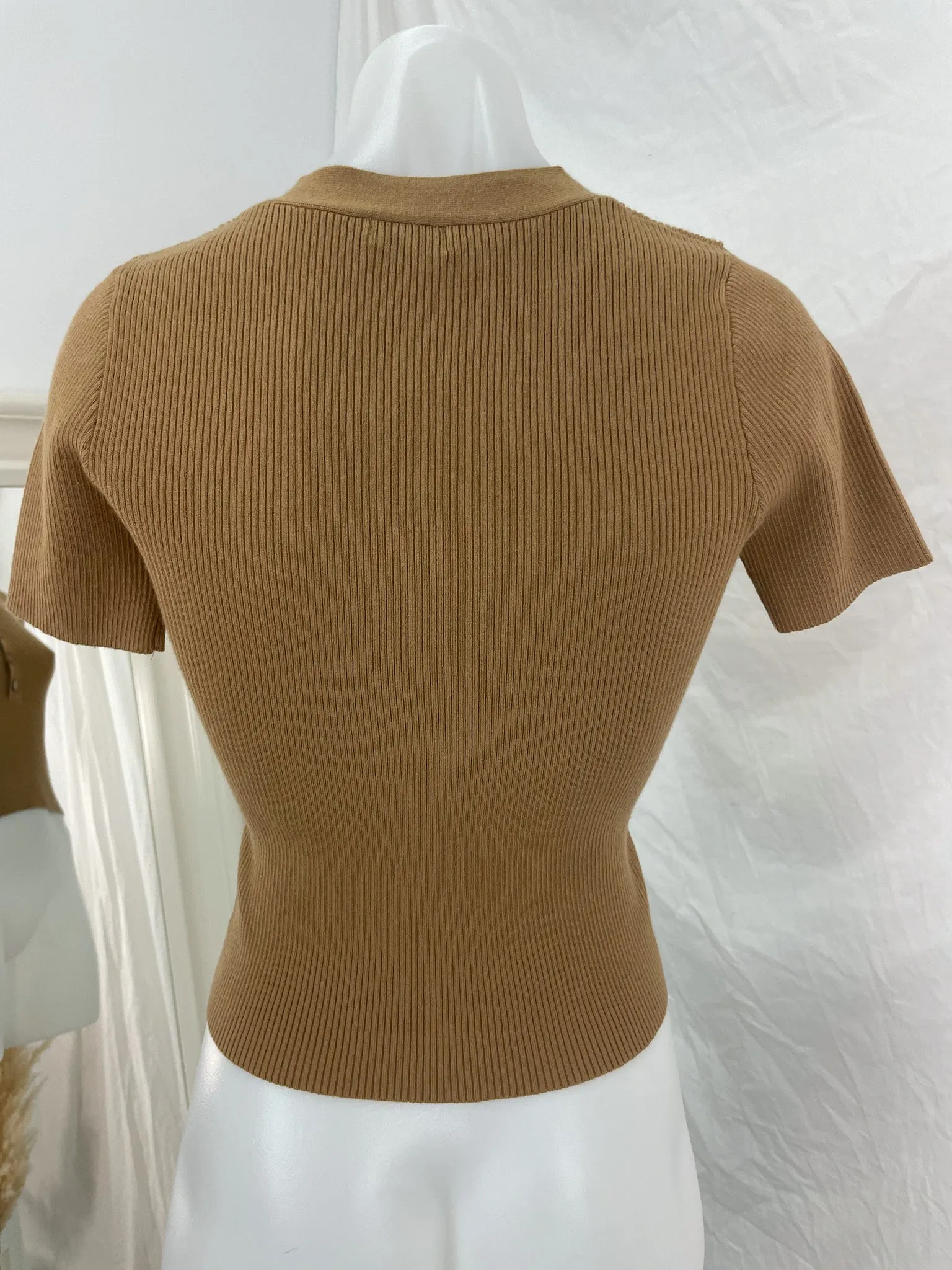 MACY KNIT TEE - TAN
