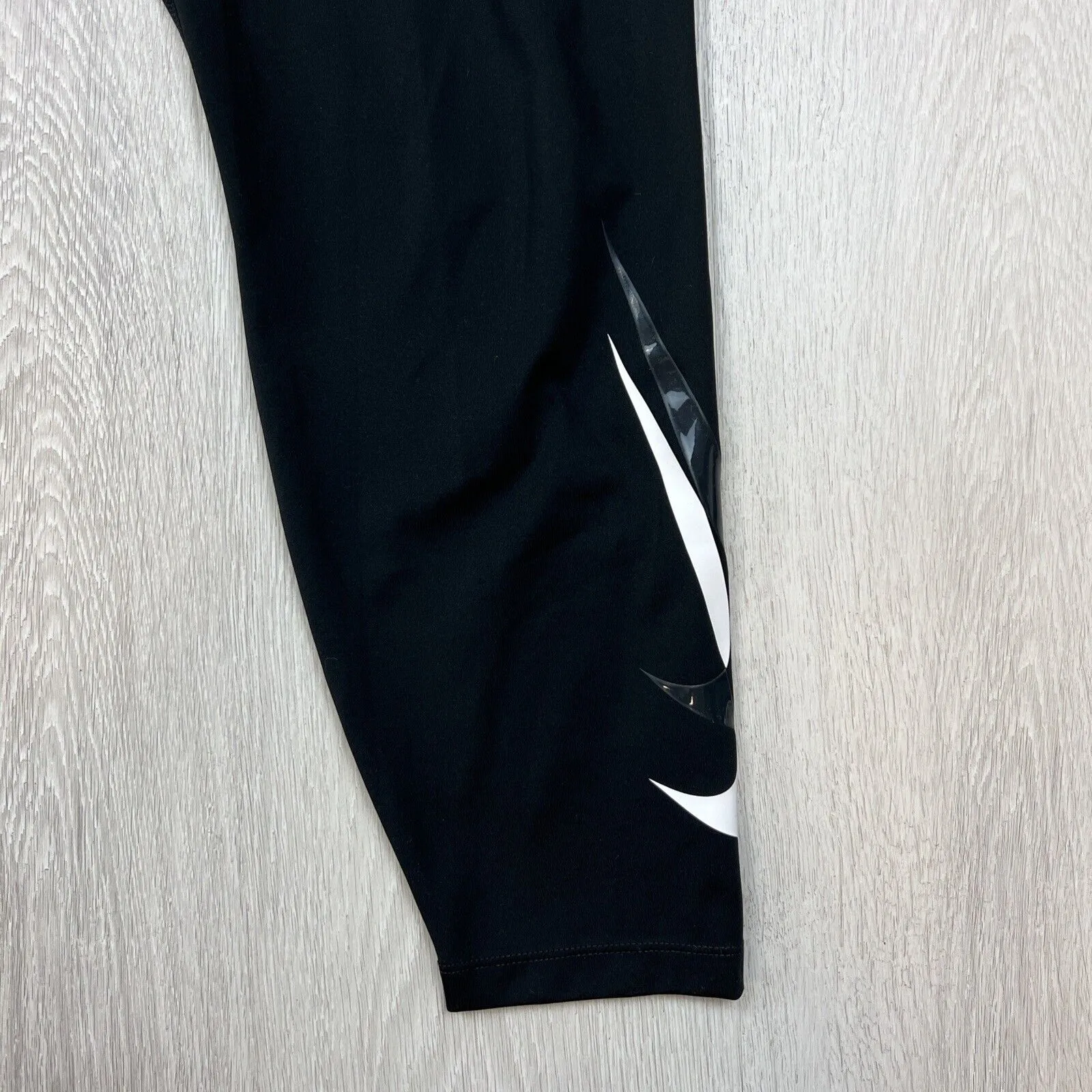 Nike Womens Dri-Fit Cropped Leggings Size 2XL