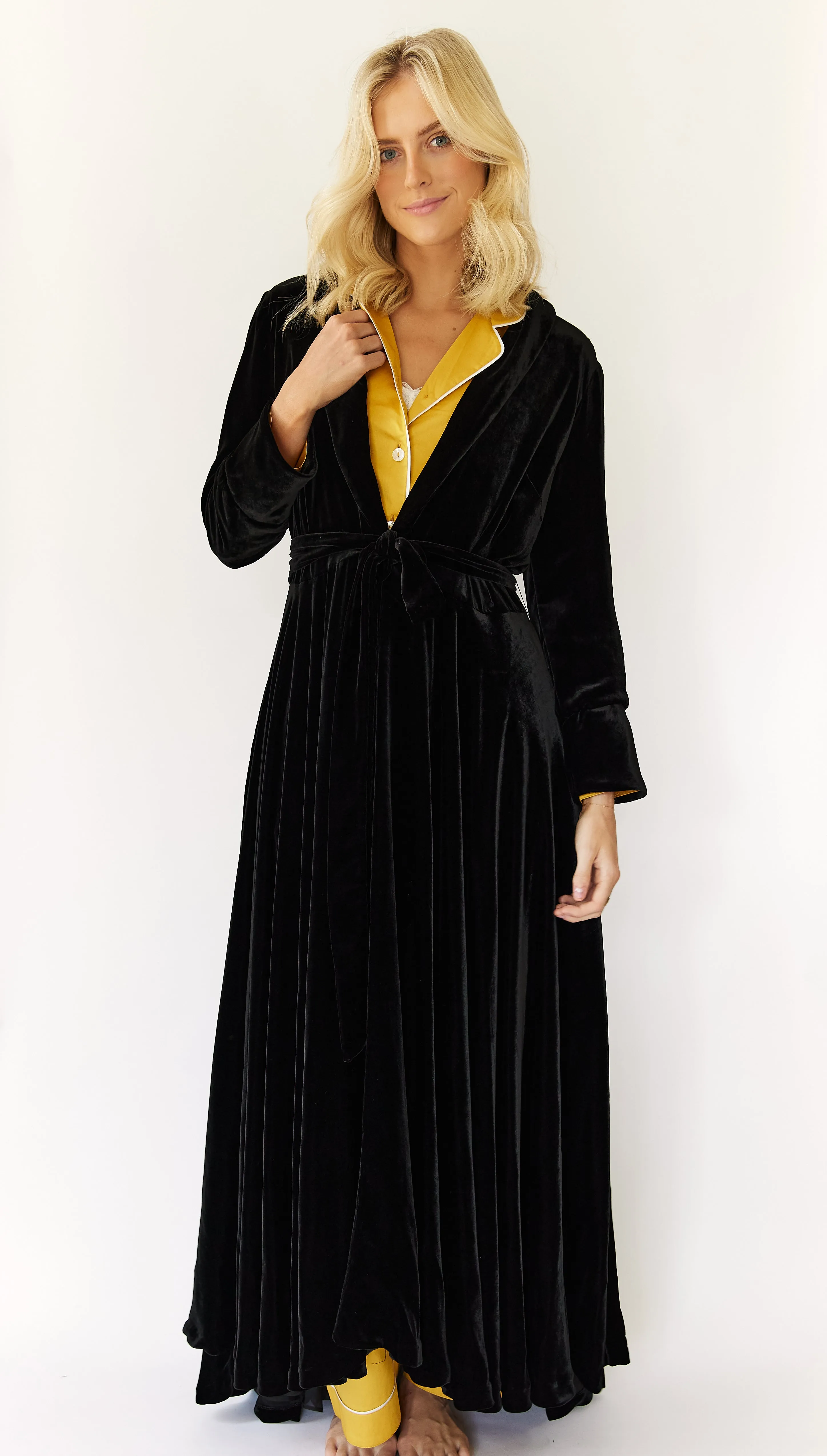 Noir Couture Robe