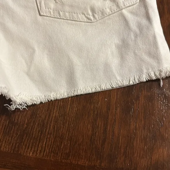 NWT Kut From the Kloth shorts. Size 00. Waist flat 13.5”. Inseam 3”. Rise 10.5”.