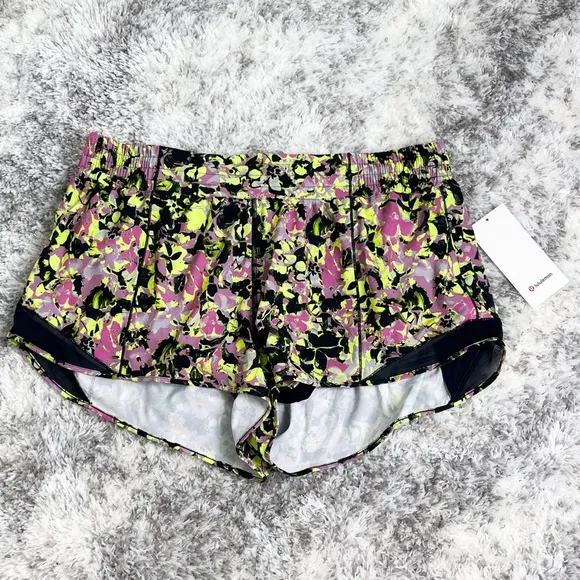 NWT Lululemon Hotty Hot High Rise Shorts Size 18