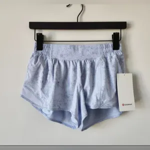 NWT LULULEMON VDPM/PSLB Pastel Blue Low Rise Lined 2.5&quot; Hotty Hot Shorts 6