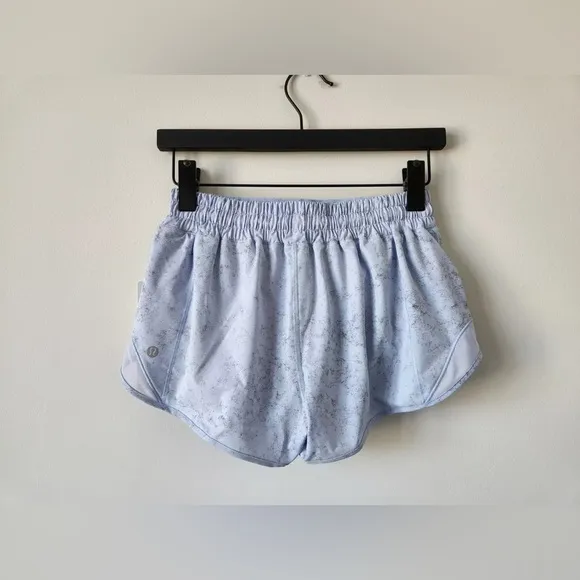 NWT LULULEMON VDPM/PSLB Pastel Blue Low Rise Lined 2.5&quot; Hotty Hot Shorts 6