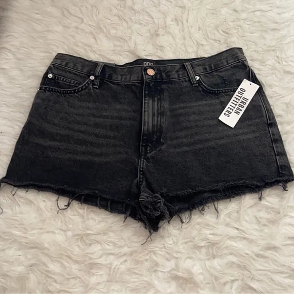 NWT URBAN OUTFITTERS BDG JEANS GIRLFRIEND HIGH RISE SHORTS