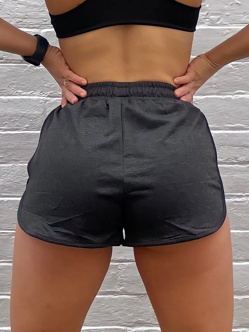 STAPLE SHORTS in CHARCOAL