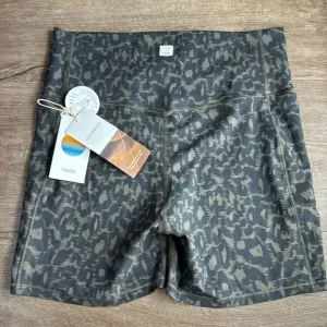 VUORI WOMEN'S STUDIO SHORT Cocoa Spots bike short size XL NWT