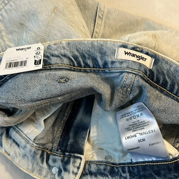 Wrangler 30 Shorts High Rise Festival Short in Be The Storm 5 pockets NWT