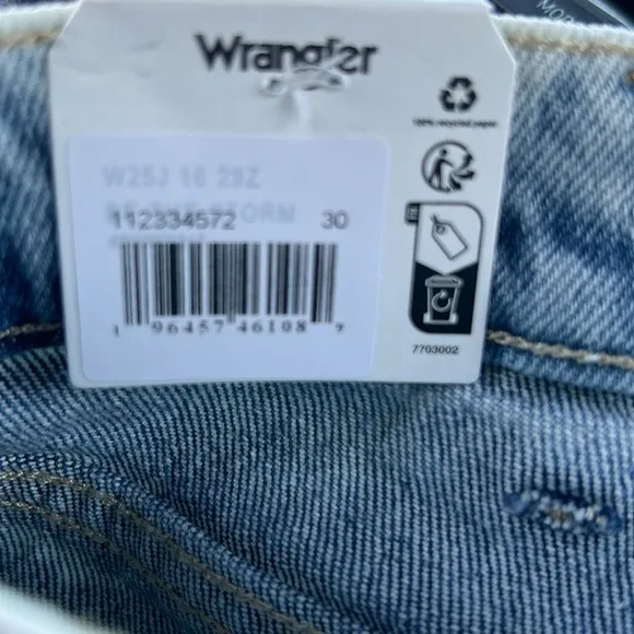 Wrangler 30 Shorts High Rise Festival Short in Be The Storm 5 pockets NWT