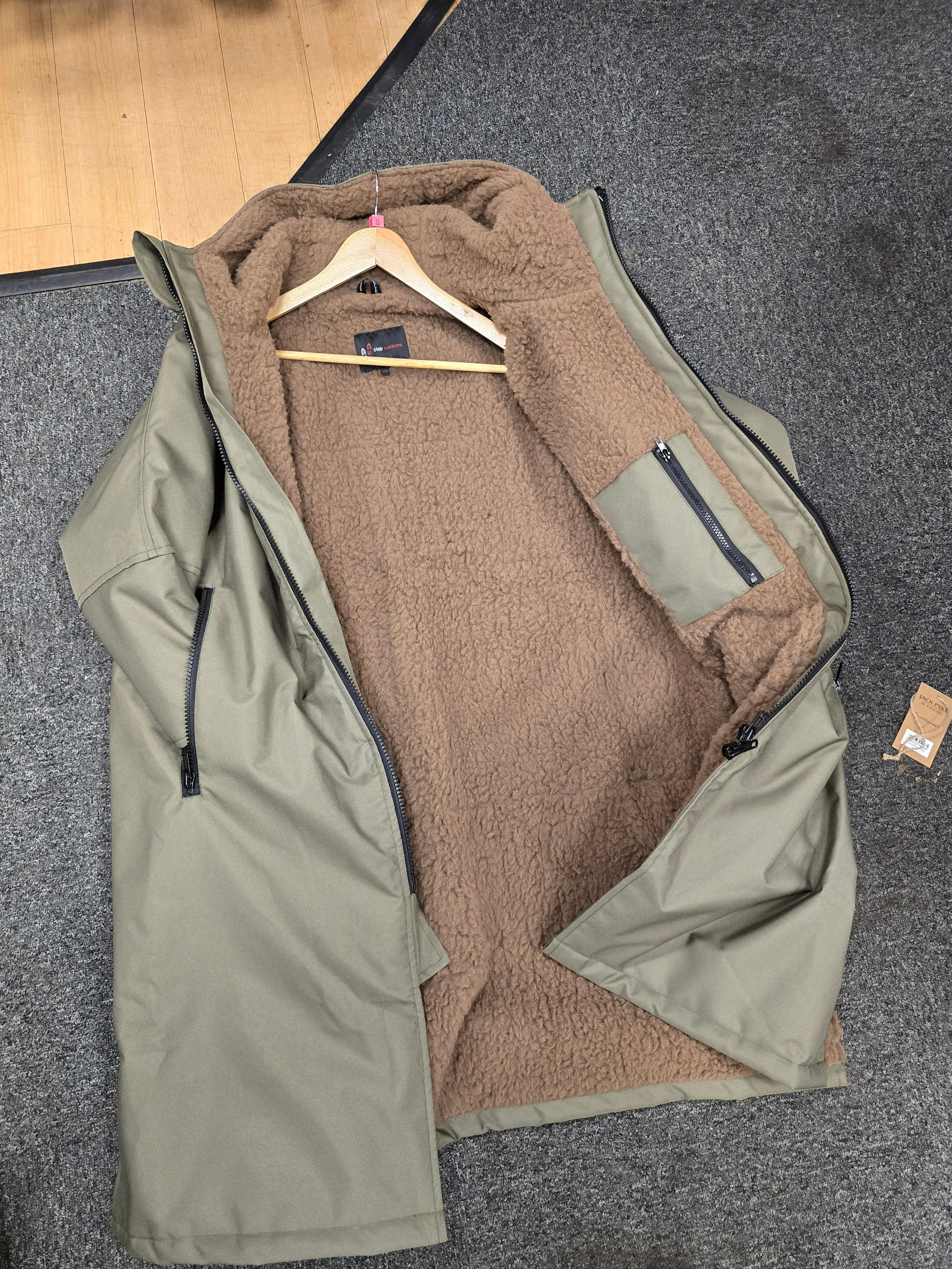 YFSA STEP OUTDOORS  ROBES MADE IN THE UK PERFECT FOR EVERYTHING FROM DOG WALKING TO MUCKING OUT